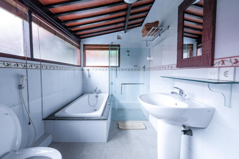 Bathroom 4, Surfer Paradise Villas Bali, Badung