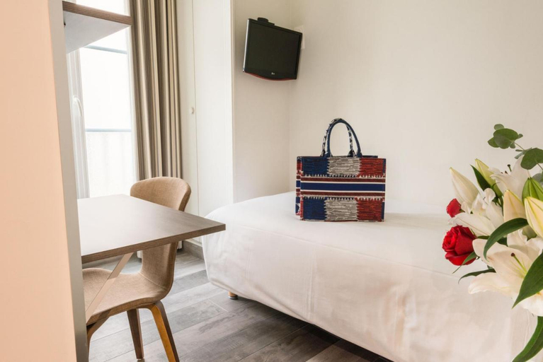 Bedroom 3, Hôtel Beauvoir, Paris
