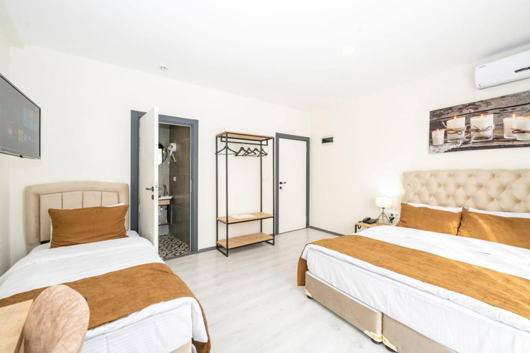 Bedroom 2, Gloria Airport Hotel, Arnavutkoy