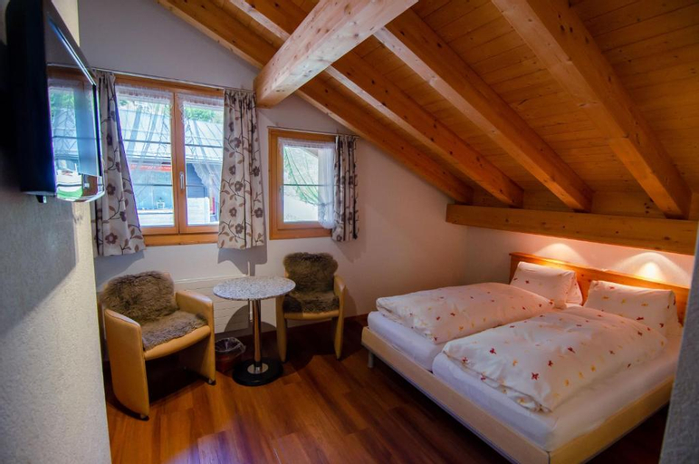 Bedroom 3, Hotel Blumental, Interlaken