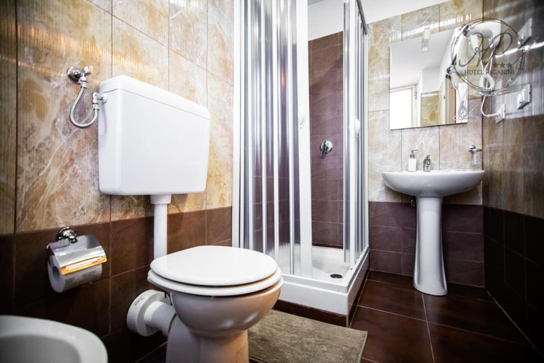 Bathroom 4, Hotel Paganini, Florence