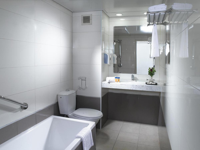 Bathroom 4, Lev Yerushalayim