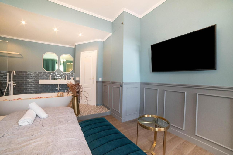 Bedroom 3, The Parisian Blue Eiffel Tower, Paris