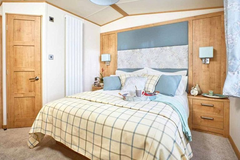 Bedroom 2, Appletree Holiday Park, Lincolnshire
