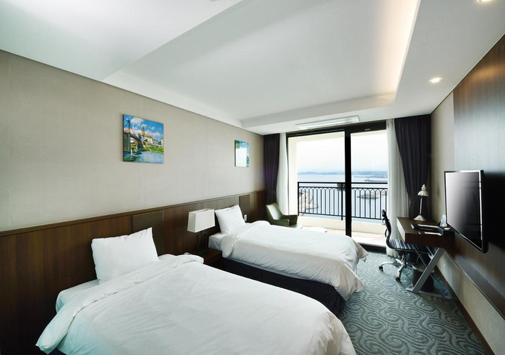 Bedroom 3, Ramada Sokcho Hotel, Sokcho