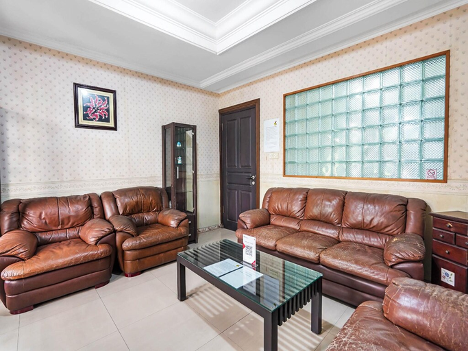 Others 2, OYO 90651 Green House Citraland, Surabaya