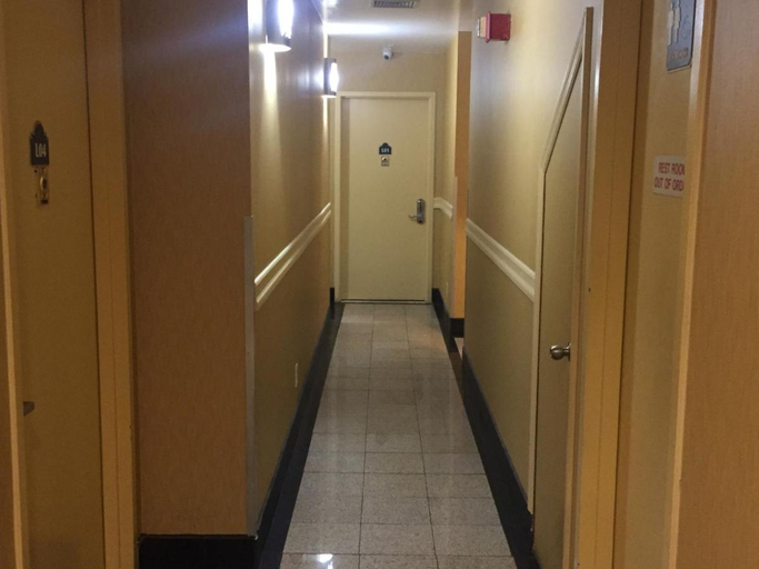 Others 5, Flushing Motel, New York