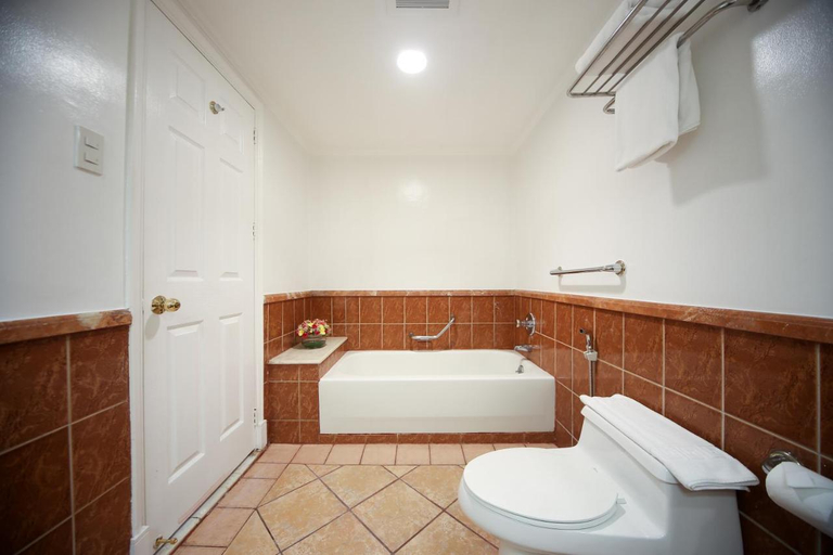 Bathroom, Infinity Tower Suites, Makati City