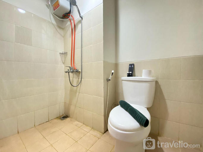 Bathroom, Studio Room at Candiland (Rtn), Semarang