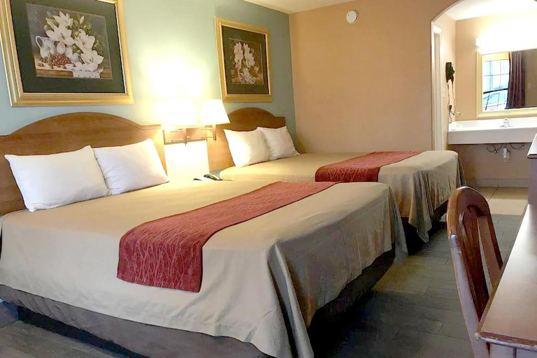 Bedroom 5, Coratel Inn and Suites By Jasper Anthony, Harper