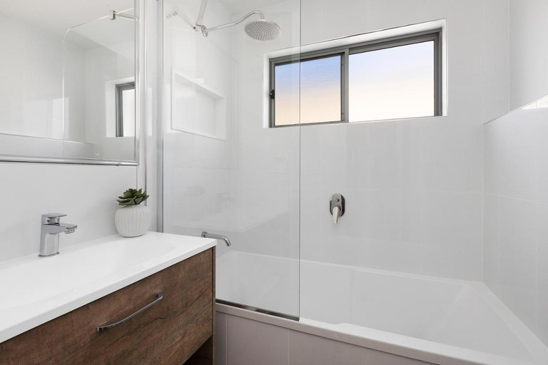 Bathroom 4, Reflections Massy Greene - Holiday Park, Byron