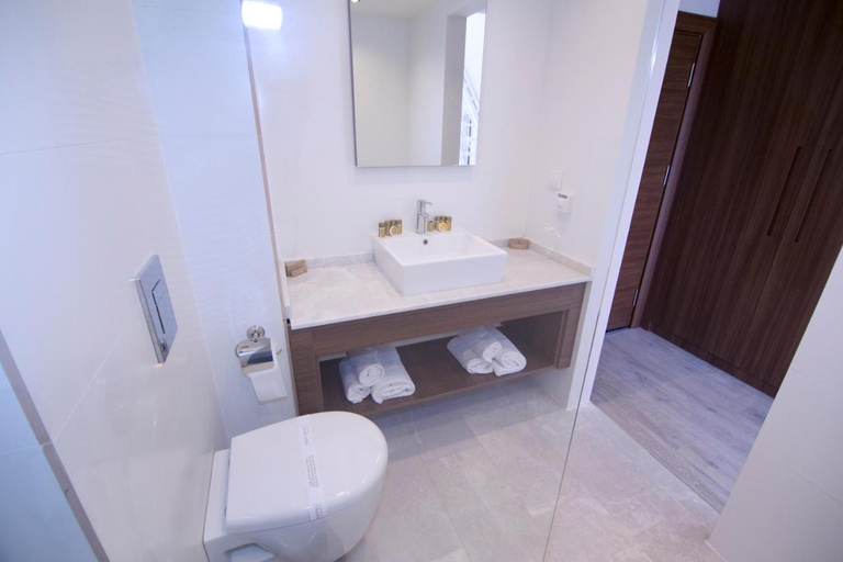 Bathroom 5, Neopol Hotel Deluxe, Kuşadası