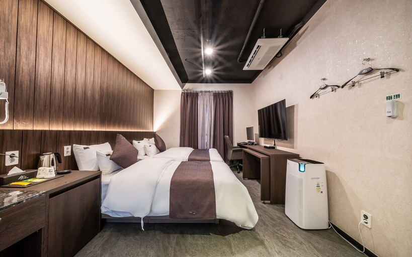 Bedroom 3, Cheonho Aria Hotel, Gandong
