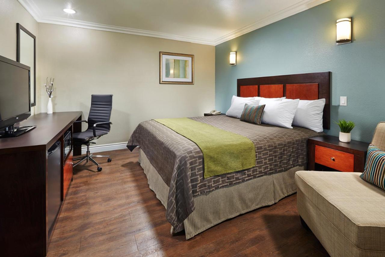 Bedroom 4, American Inn, Los Angeles