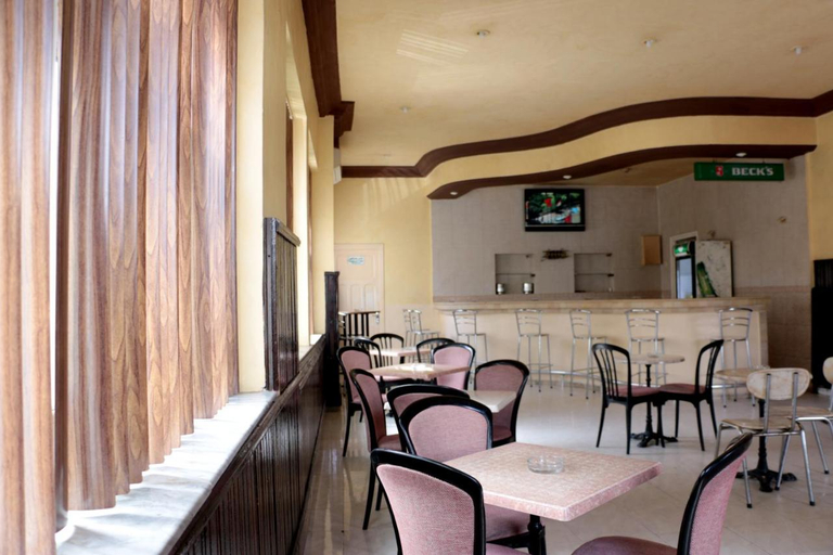 Food & Drinks 5, St Georges Tunis, Bab Bhar