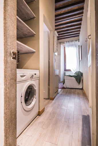 Bathroom 2, A Few Steps to The Duomo Enchanting 2BD Apt, Florence