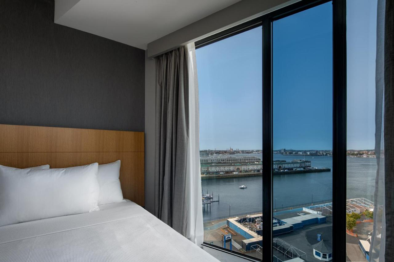 Bedroom 4, Hyatt Place Boston/Seaport District, Boston