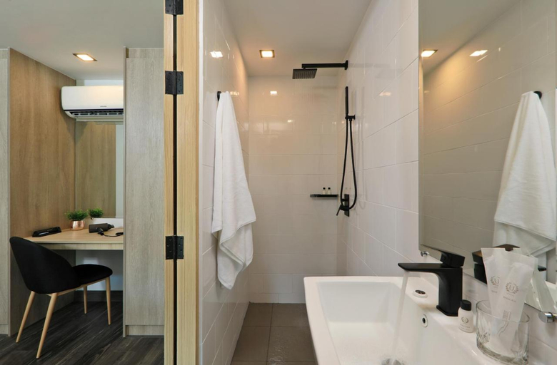 Bathroom 5, The Audemar, Los Angeles