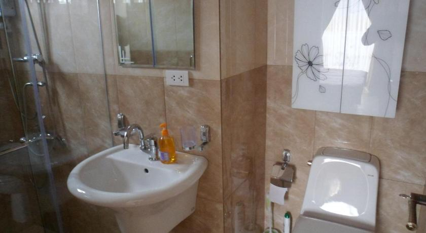 Bathroom 3, Prestige Vacation Apartments - Bonbel Condominium, Baguio City