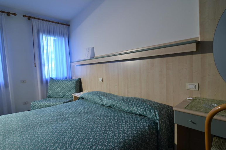 Bedroom 5, Hotel Magnolia, Rome