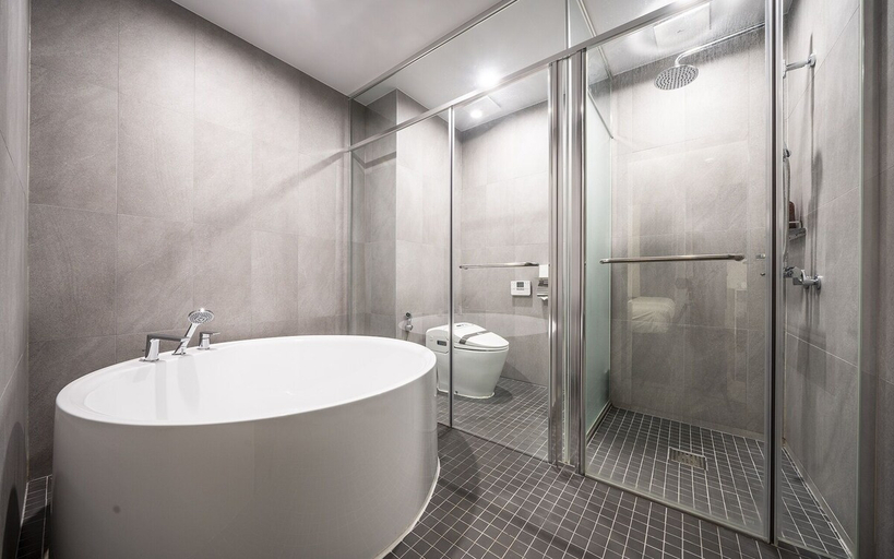 Bathroom 5, Cheonho Aria Hotel, Gandong