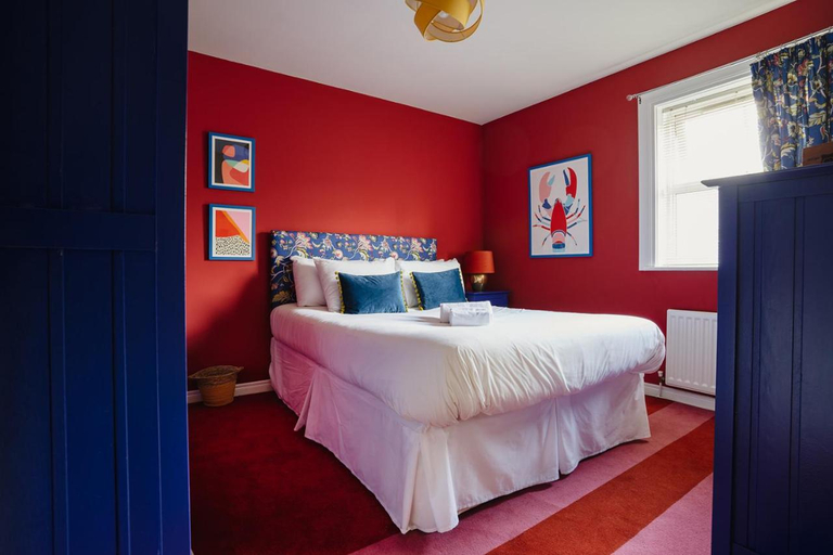 Bedroom 2, Central Belfast Apartments: Unique Retreat in the East, Belfast