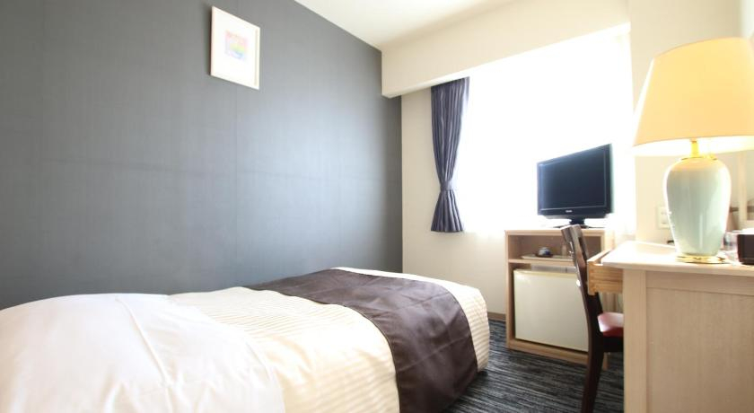 Bedroom 4, Kotoni Green Hotel, Sapporo