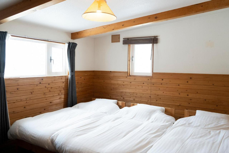 Bedroom 2, Alpenglow Lodges Ginkei, Niseko