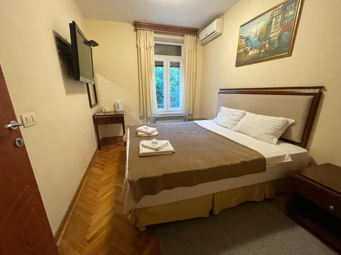 Bedroom 4, Traveling Actor Skadarlija, Belgrade