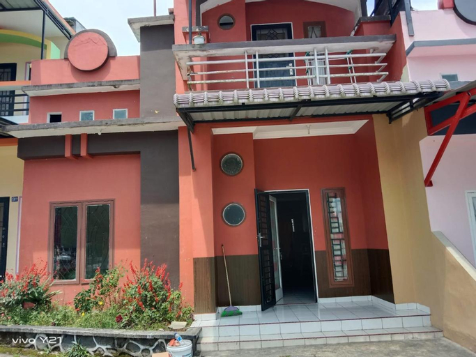Exterior & Views, Villa Highland Berastagi No 9C, Karo