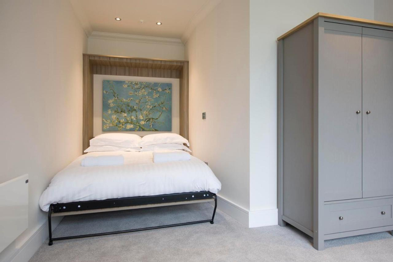 Bedroom, Chocolets - The Foss Suite, York
