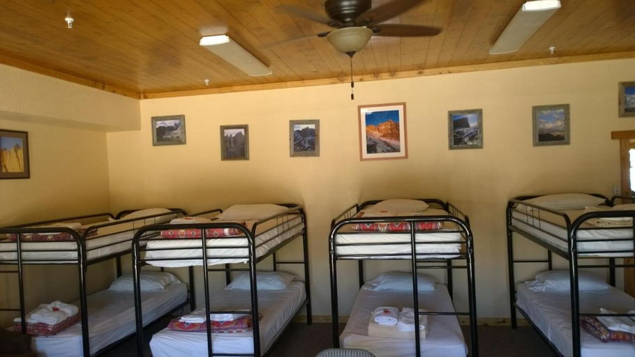 Others 4, Whitney Portal Hotel And Hostel, Inyo