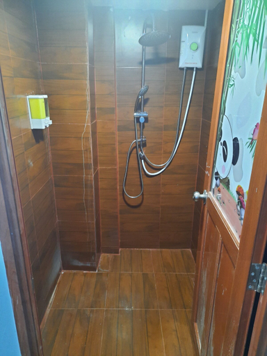 Bathroom 3, RD Hostel & Restaurant, Pattaya