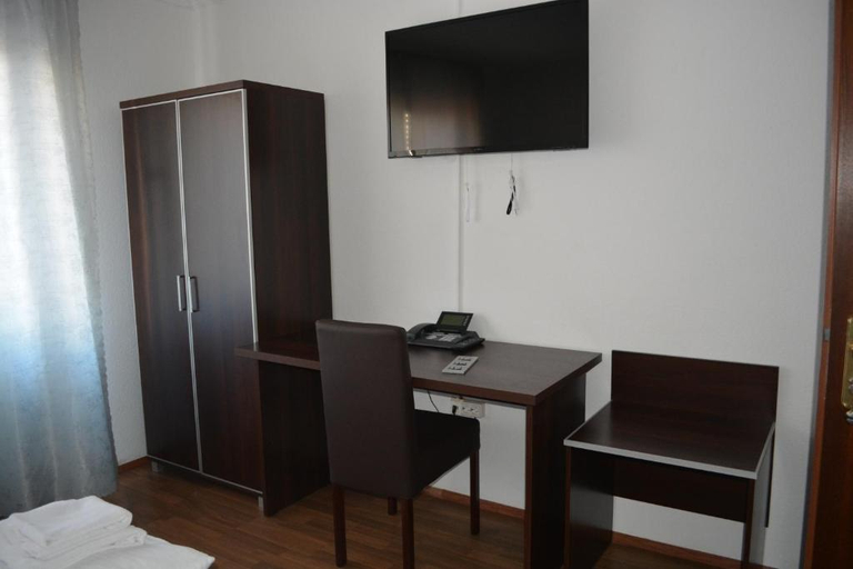 Bedroom 2, B&D Hotel, Region Hannover