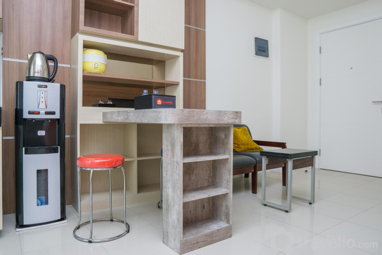 Dining Room 4, Pleasant 2BR @ Parahyangan Residence By Travelio, Bandung