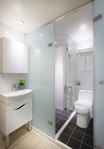 Bathroom 2, 逢甲晨熙, Taichung