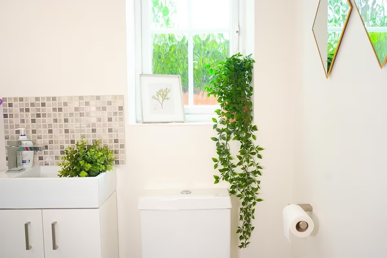 Bathroom 3, Irving House, Birmingham