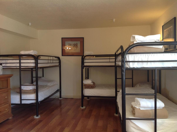 Bedroom 5, Whitney Portal Hotel And Hostel, Inyo