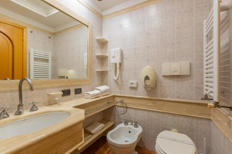 Bathroom 3, Carpediem Roma Golf Club, Roma