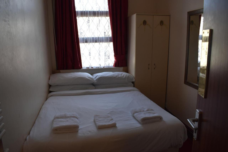 Bedroom 3, Lyndhurst Hotel, Blackpool