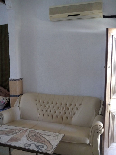 Others 3, Venus House, Kalaat El Andalous