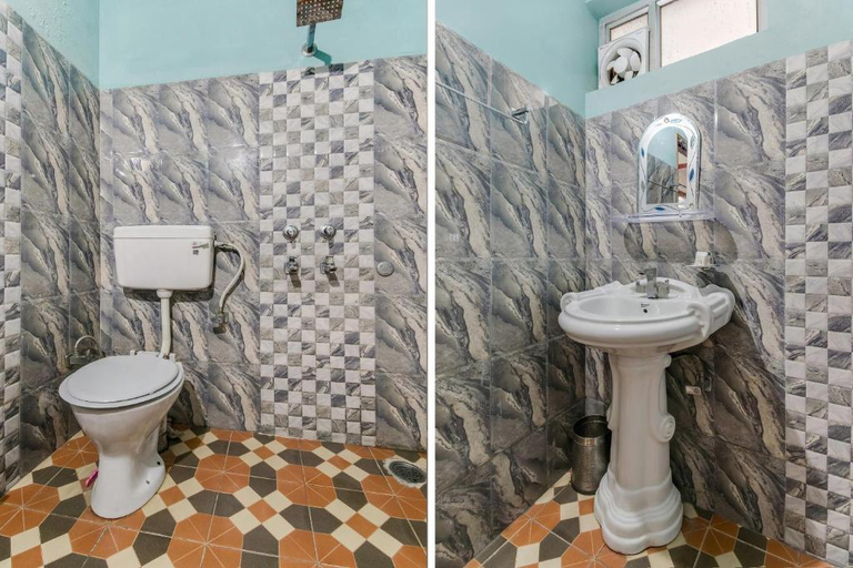 Bathroom 2, Hotel Twilight Guest House, Chamba