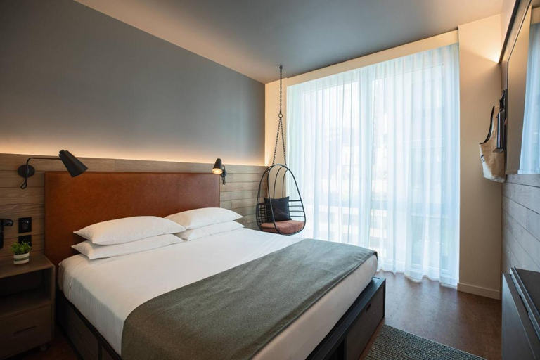 Bedroom 2, Moxy Houston Downtown, Houston
