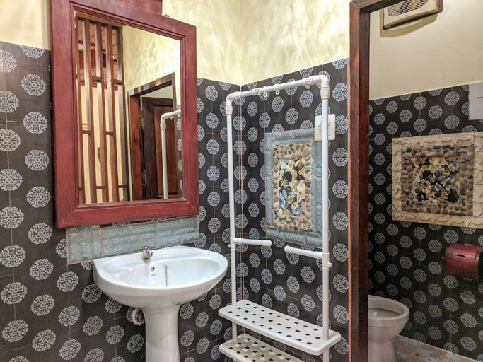 Bathroom 3, Sakura Hotel, Luang Prabang