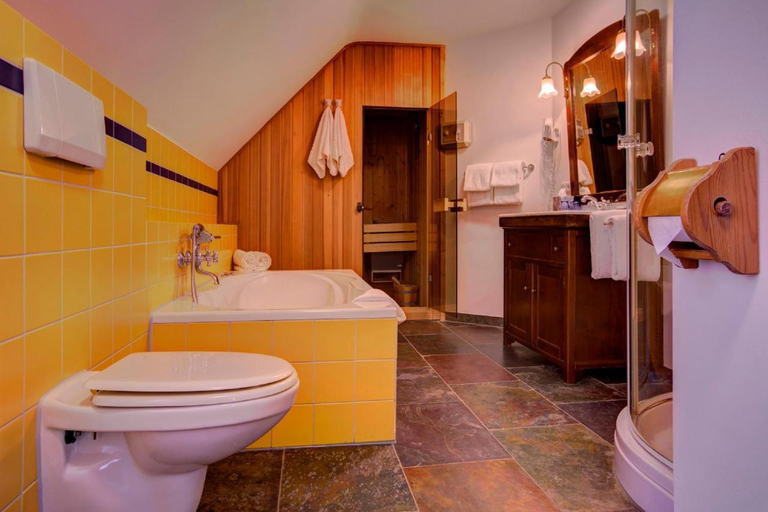 Bathroom 3, Hotel De Maasparel, Horst aan de Maas