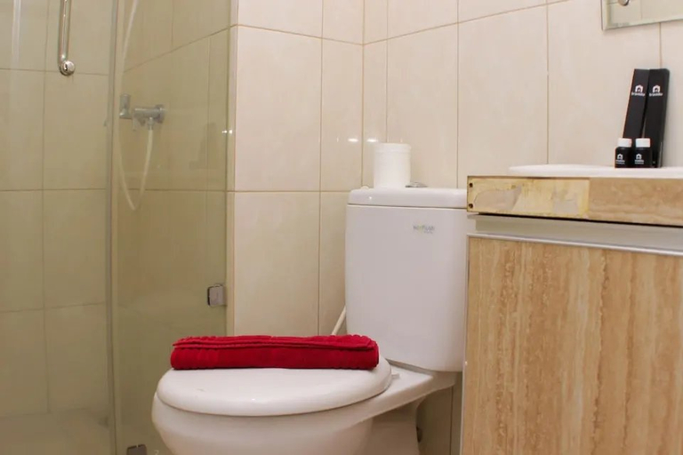 Bathroom 3, Warm And Homey 2Br Apartment Springlake Summarecon Bekasi, Bekasi