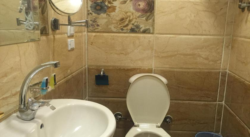 Bathroom 4, 3 Pyramids View Inn, Al-Ahram