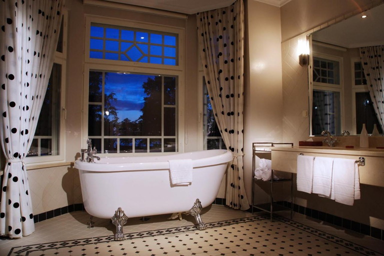 Bathroom, Skandinavia Hotel, Cherepovetskiy rayon