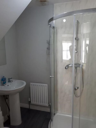 Bathroom 5, Edenderry Guest House, Belfast
