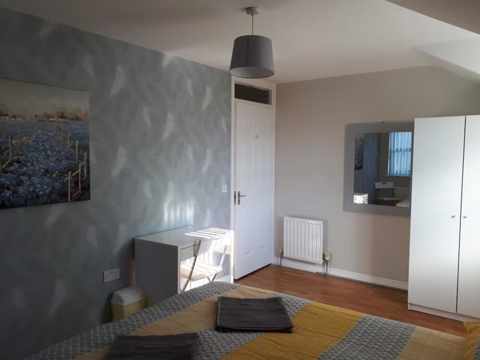 Others 4, Edenderry Guest House, Belfast
